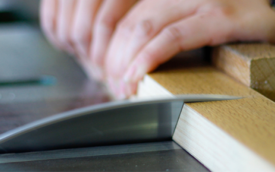 イエザキインテリア工房 作業風景01